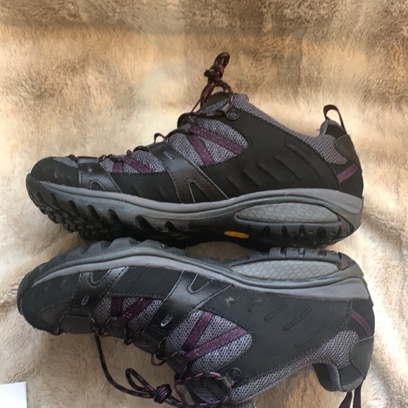 Merrell Low Hiking/Walking Boots/Shoes - Picture 2 of 5